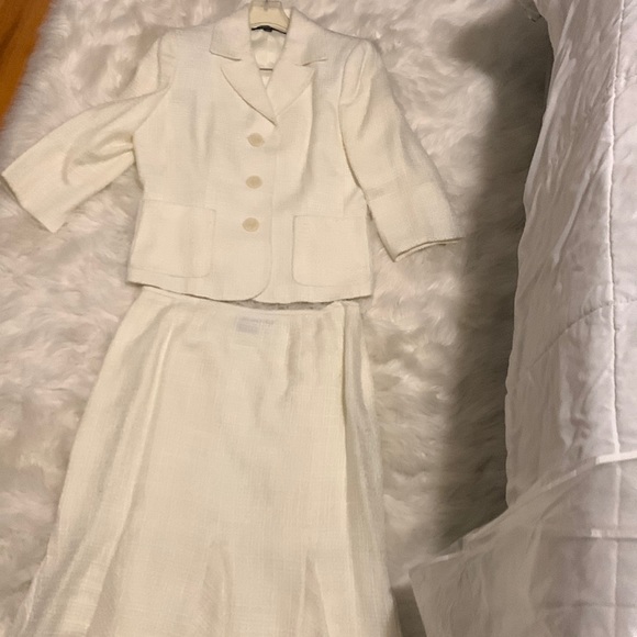 Suit Set - Picture 1 of 3